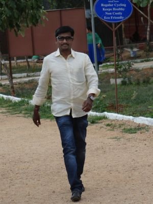 Esantoshkumar9's profile picture. Happy