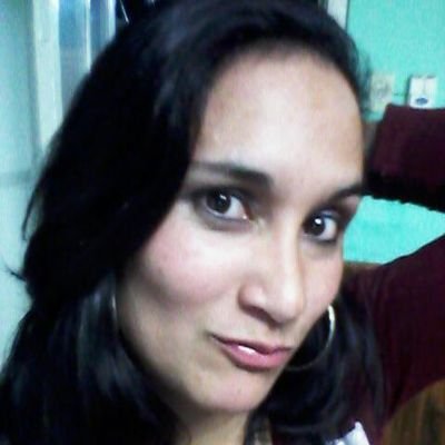 live!!Argentina ,soy muy soñadora,amo a mi hijito me encantaria conocer otros paises ,otras culturas,viuda(widow)