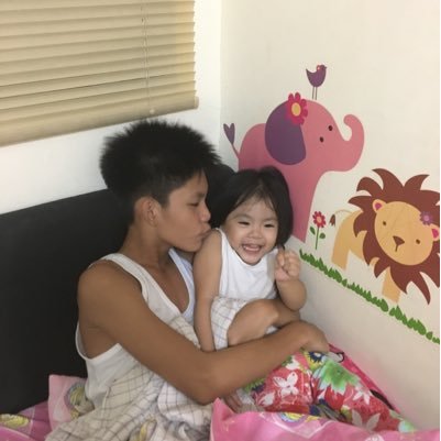 lifestidbits's profile picture. a secret fairy who loves life and all of its magic...=))