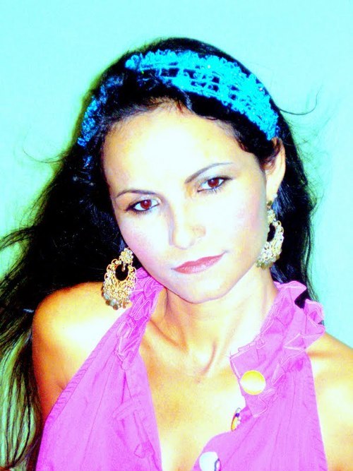 alicinharandow's profile picture. Empresária e modelo fotográfica...
♥Hoje sou isso...♥ Amanhã,já me reinventei!!!Reinvento-me sempre que a vida pede um pouco mais de mim...