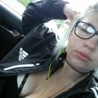 sydney (@sparklyroadkill) 's Twitter Profile