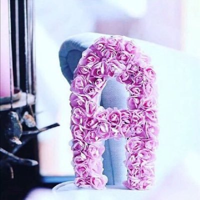 يقولون انه البدايات جميله ..بس اللي يحبك مايتغير علييك 💕