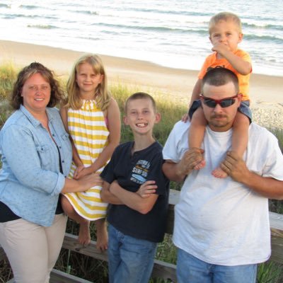 tomlinsonle's profile picture. 