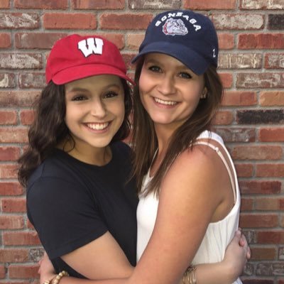 emily_provan's profile picture. lose it 🌻