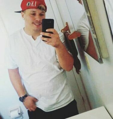 LuieeVLzz's profile picture. Just a young nigga tryna make it .