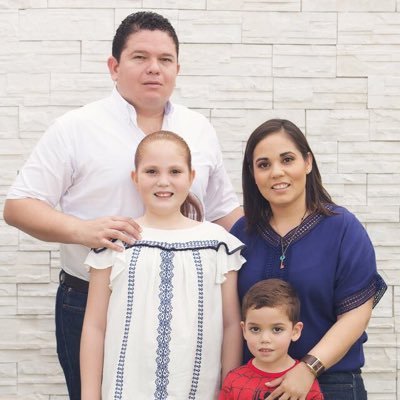 Abogado orgullosamente QUINTANARROENSE, amo a mi país MÈXICO, Estoy decidido a hacer que las cosas cambien, #CadaDiaSomosMas...