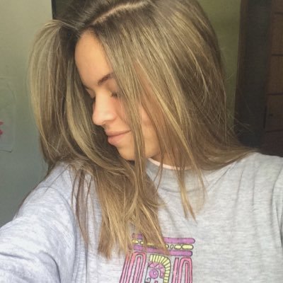 amandsslima's profile picture. não valho um real, também não valho cem. eu sou problema meu!