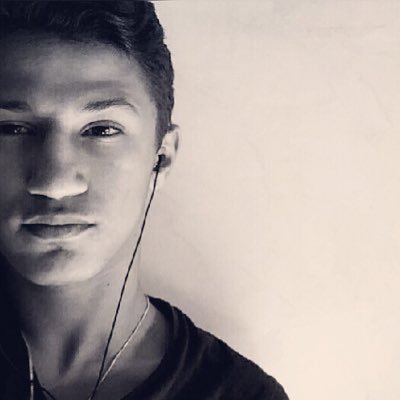 Omar touira from Casablanca, Morocco born in jeddah KSA. Rap, Football, and fashion.