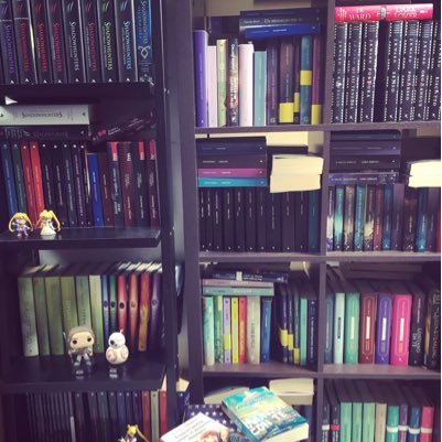 Amo i #Libri e le Serie TV! 
#BookBlogger https://t.co/uk0ggm0LET 
Instagram: selly_leggereromanticamente