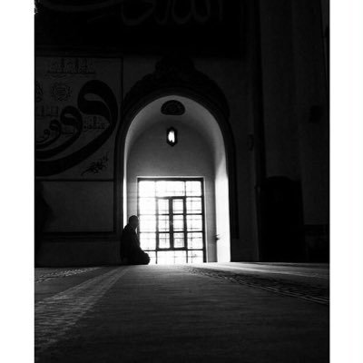 سيدة أعمال سعوديه شريكه لعدة شركات ورئيس مجلس ادارة مجموعة منيره عبدالرحمن التجاريه I love my business أللهم الحقني بركة أبنائي وبرهم في الحياه وبعد الممات '