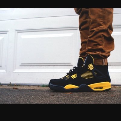All shoes are 100% Authentic🔥. Only DM ME IF YOU ARE READY TO PURCHASE. Cheap prices😴.24hr Worldwide shipping ✈️🌎💸. I FOLLOW BACK
