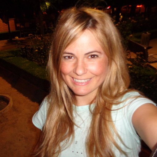 Veronica_Wewe's profile picture. Simplemente soy yo con las cosas que me gustan #cine #anime #música #arte #fotografía 🤣