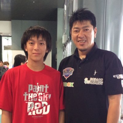 転勤族です。広島人です。食べること飲むことBARが大好き好き。写真を撮るのが好き。下手ですが・・・ブログ「The転勤族」よろしくお願いします。
