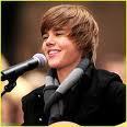 I LOVE JUSTIN BIEBER :)