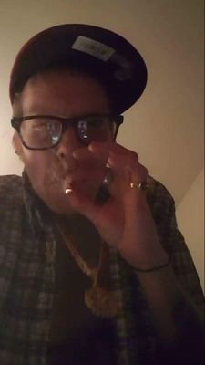 Had my old account full an real cool stuff I was into now lost 3 cells all my contact's numbers I'm into music and sexy ladies blowing only gas no stress