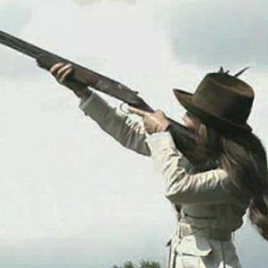 00CHANEL's profile picture. Life in the fast lane ✈️❤