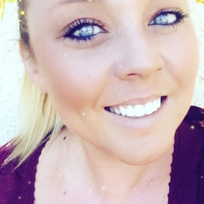 CaSSiiiiiEx3's profile picture. •♐️. •Dicen que su magia es tan fuerte, que si te toca una vez, te atrapa para siempre. 🌈