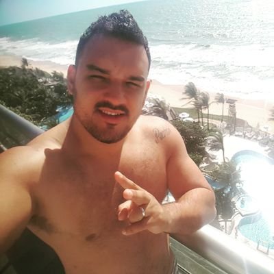 Médico Infectologista com atuação em infecções osteo-articulares e medicina hiperbárica.