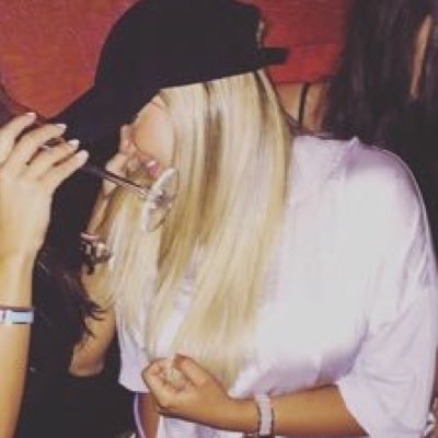 DanielleVar94's profile picture. let your own future inspire you