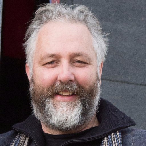 married with #Slauerhoff | dad of 4 | was van het @milieucentrum | (co-)founder @D_akkers & @RTV_Rijnmond & #opzoomeren | lid rvt volkstheater | #dakheld |