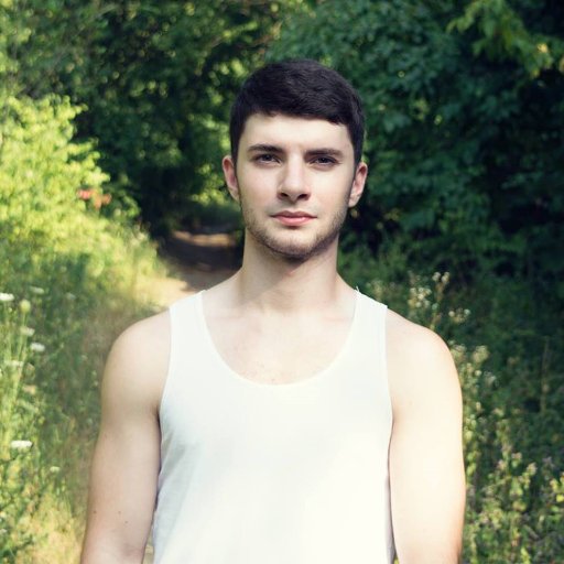 AlexxGutan's profile picture. Pro fun-haver dev