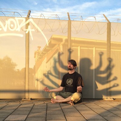 Mein Dasein ist Risikosport. Ich manage Projekte besser als mich selbst.
Follow me on @hdsjulian@chaos.social instead.