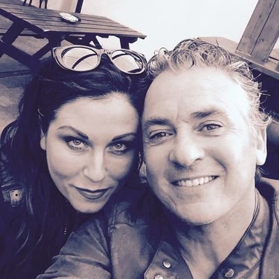 Fan page for the award winning actors Jessie Wallace and Shane Richie! @realshanerichie @JessieWallaceUK Shane follows ☺❤