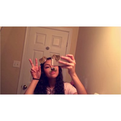 xojennyyy_g's profile picture. Snapchat: jennifergiron9