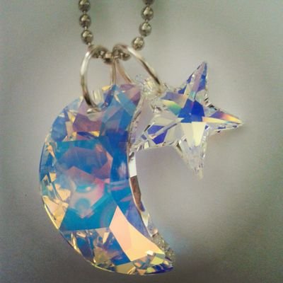 Based in Warrington, Cheshire. Handmade quality jewellery at affordable prices..can be found at local shopping centres and fairs in the Northwest .