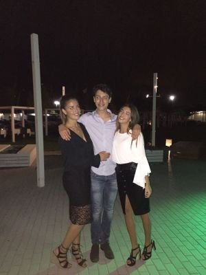 DesommaDe's profile picture. 