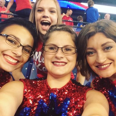 call_me_b_perry's profile picture. 19/collegesophmore/tired