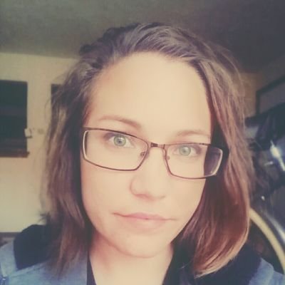 reflectingtara's profile picture. Creepy vegan.