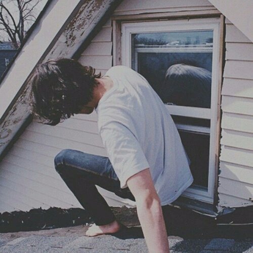 dont be mean and follow my main account: @dacraicxnarry bc i fback! thanks pal