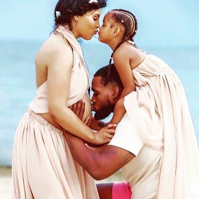 sanaa_212's profile picture. 