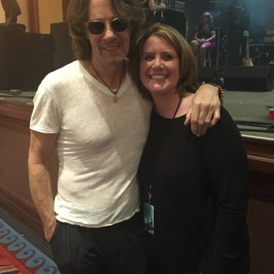 Mom and step-mo to five great kids, wife to one amazing guy, crafty diva, lover of all things Oprah. A Rick Springfield fan since 5th grade.