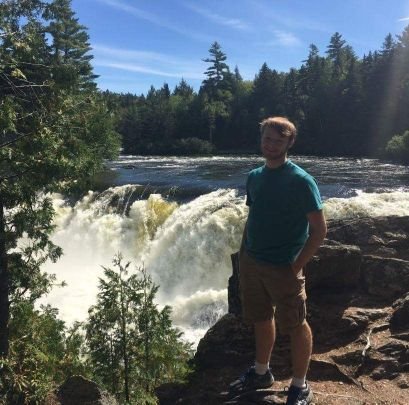 DatOneJared's profile picture. 19
loves doggos and water
SC:ThatOneJared