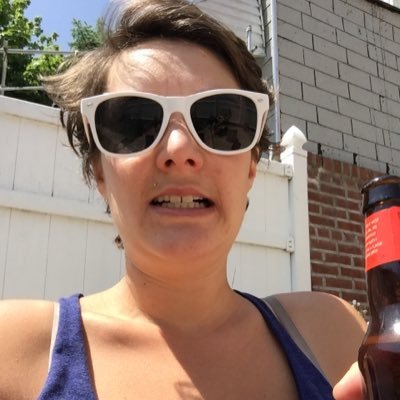 saradrads's profile picture. 