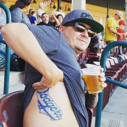 Justinandbeer12's profile picture. 