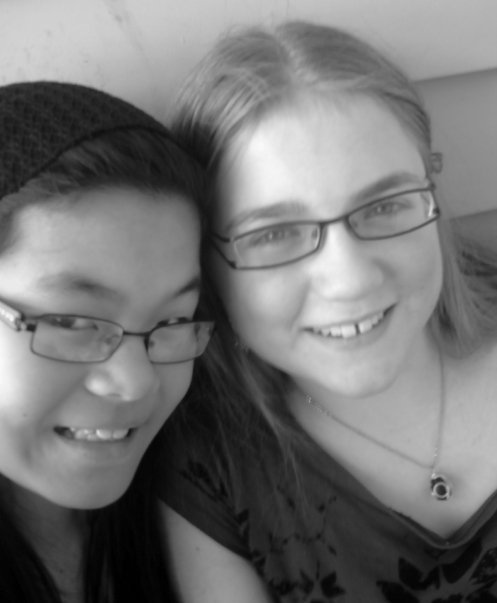 Lynniieee(: I love Facebook&Twitter! I love Heroess! It's the besst shoowww everrr.. I also love my Best friends for lifee tooo!!! [=