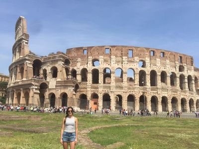 Lpmariezcurrena's profile picture. 