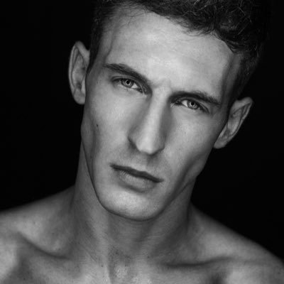 elliot_joshua's profile picture. 