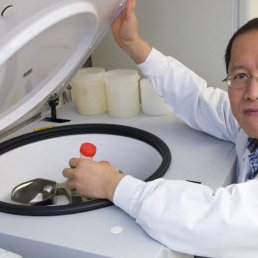 AwkwardSciPoses's profile picture. Scientists lookin' good for the camera...

(Making light of the way scientists are portrayed by the media)