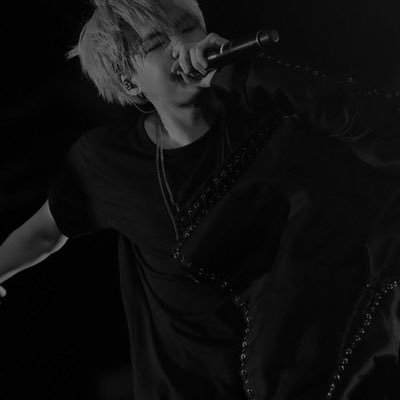 FOLLOW @sugabwa // Sleepy eyes and a mind full of yoongi (T ^ T)
