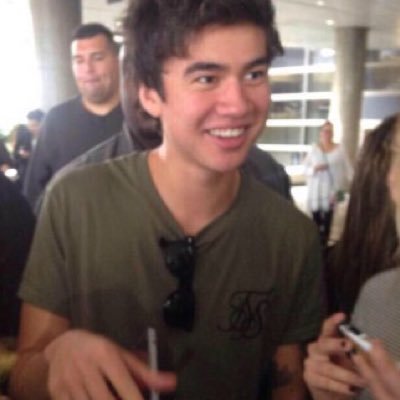 just a friendly reminder that calum hood follows you :)