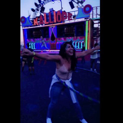 heyyyvee's profile picture. 