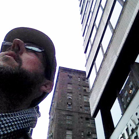 pepe_molla's profile picture. Col·leccionista de vinils. Membre del Cine Club Utiye. Exjugador de bàsquet. Pare d'en Josep