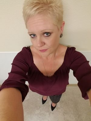 carriedfinch's profile picture. I am a hairstylist and a mom of 3 girls