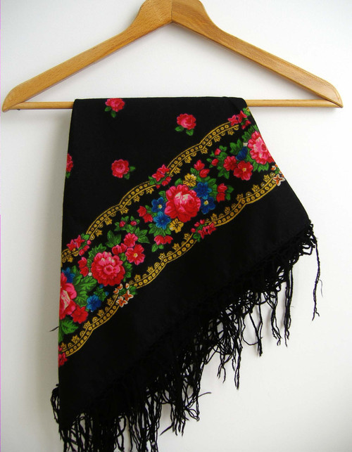 I love coffee, and I have a vintage Etsy shop.