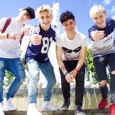 3 girls who love @roadtrip3000 our names are Chloe , Olivia , Shauna