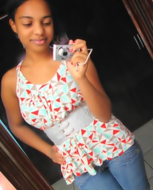 ...''SE O MUNDO FOSSE PERFEITO 
TDO DIA FARIA SOL,TDO MAR KEBRARIA ONDA,TDA MUSICA SERIA REGGAE E TDA FUMAÇA FARIA A CABEÇA''...